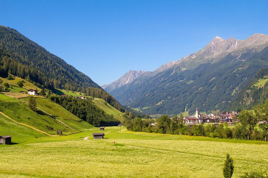 Haus Elisabeth Bed and Breakfast Neustift im Stubaital Buitenkant foto