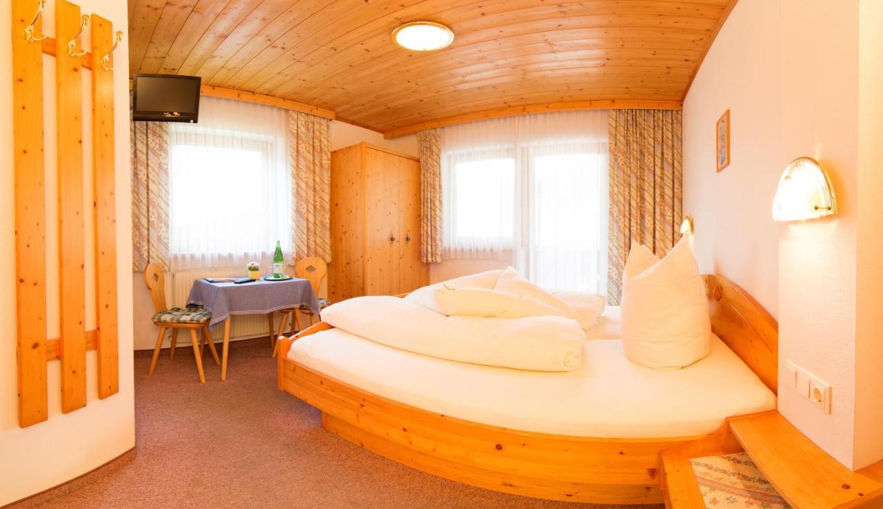 Haus Elisabeth Bed and Breakfast Neustift im Stubaital Kamer foto