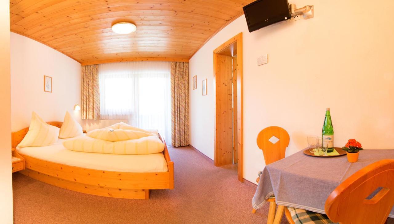 Haus Elisabeth Bed and Breakfast Neustift im Stubaital Kamer foto