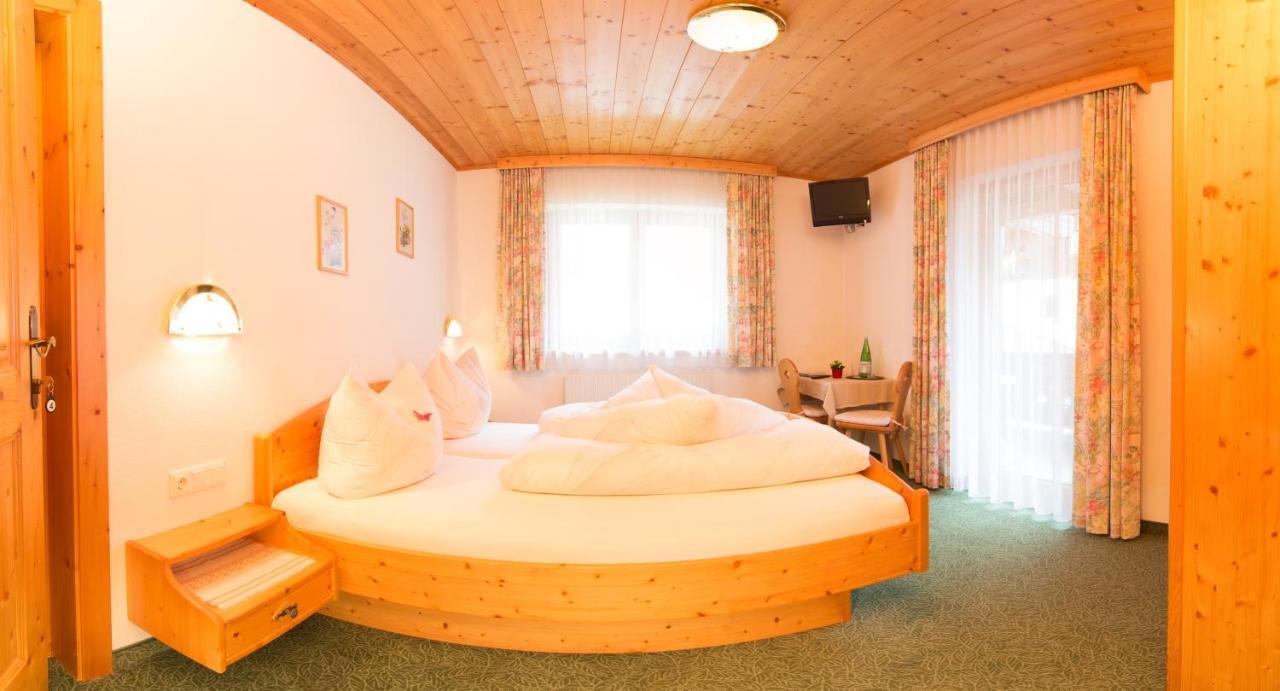 Haus Elisabeth Bed and Breakfast Neustift im Stubaital Kamer foto